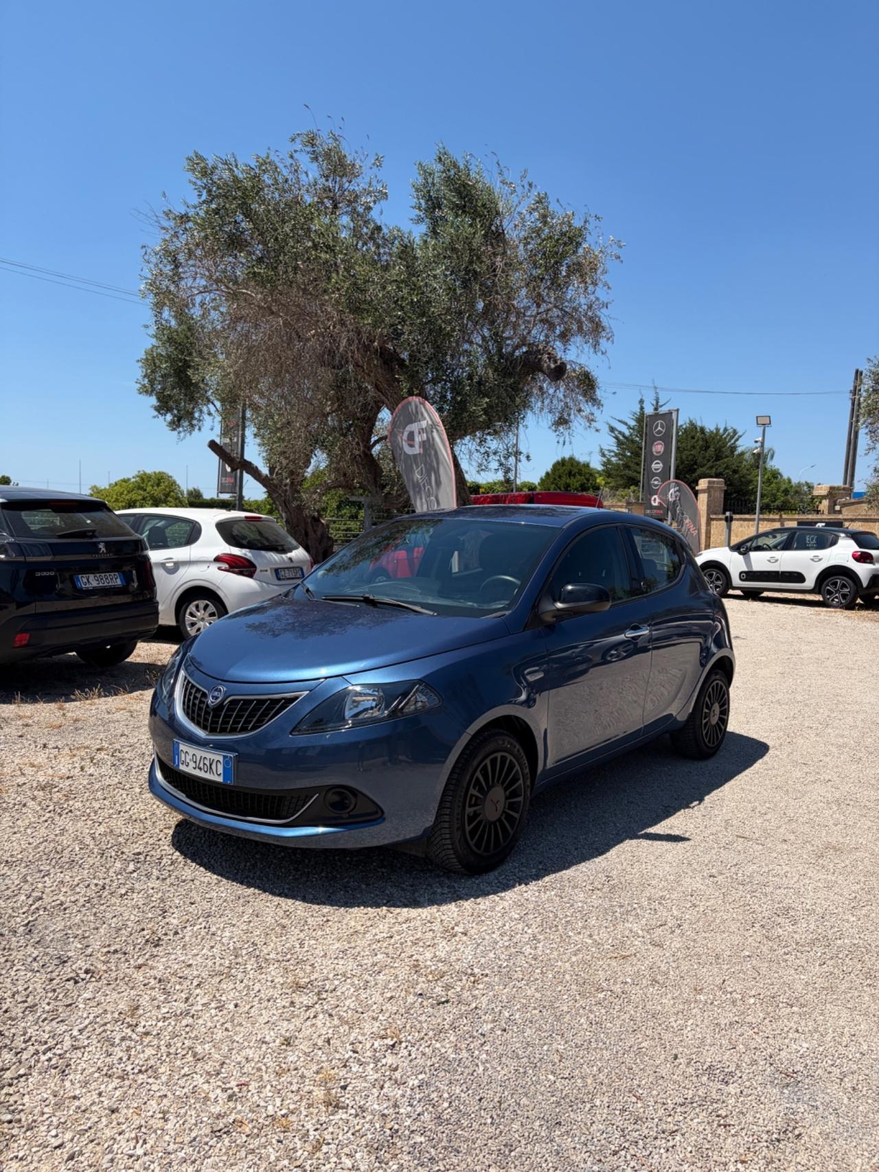 Lancia Ypsilon 1.0 FireFly 5 porte S&S Hybrid Ecochic Gold