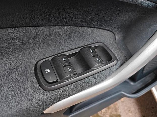 FORD Fiesta 1.2 Benzina 5 porte - 2012