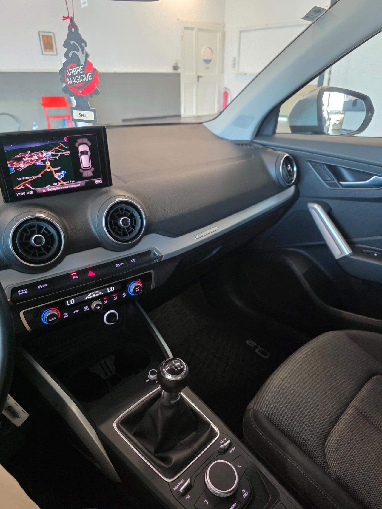 Audi Q2 30 TFSI Identity Black