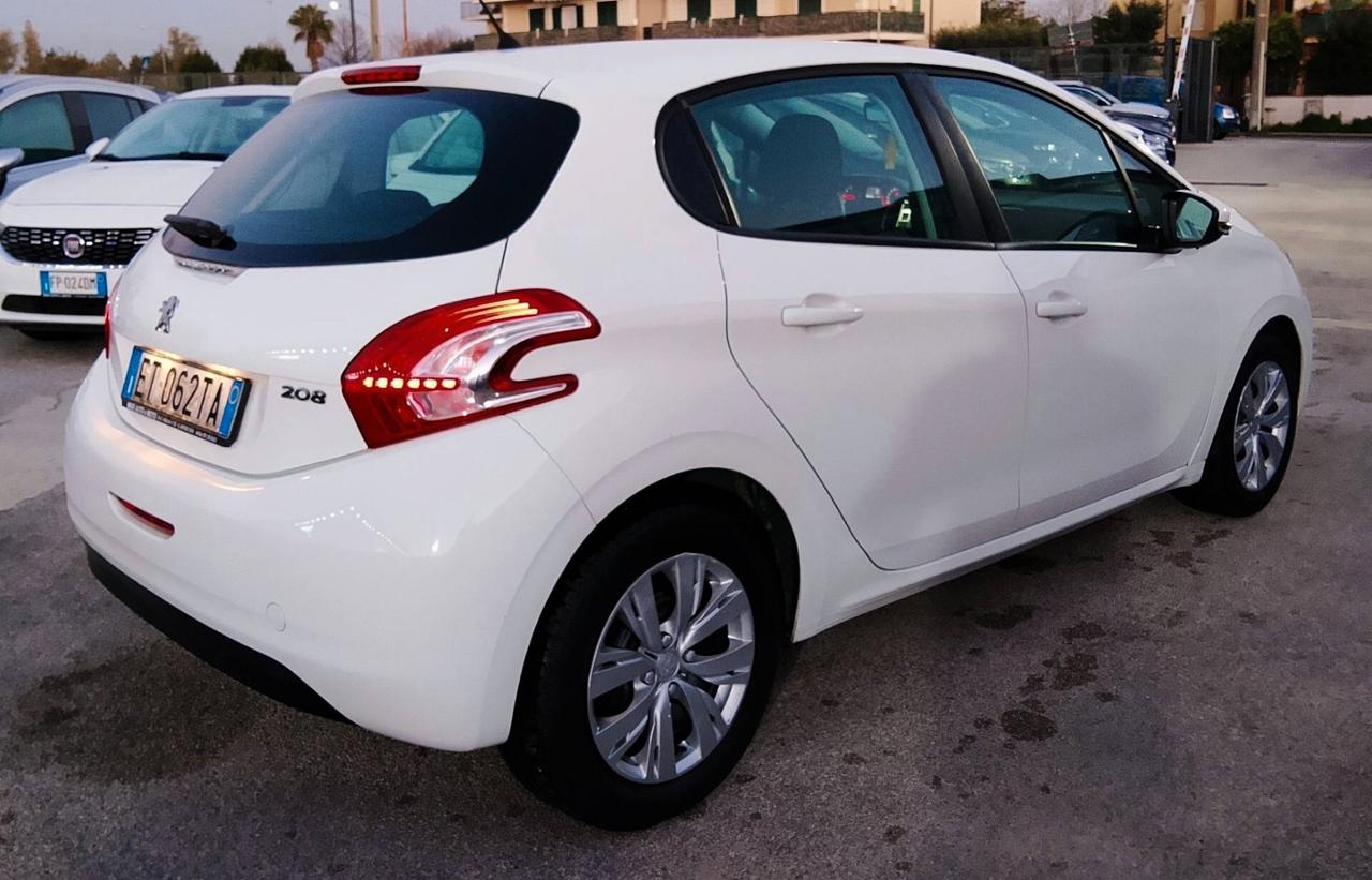 Peugeot 208 anche SENZA BUSTA PAGA