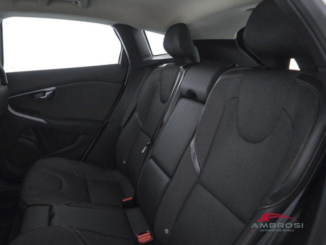 VOLVO V40 Cross Country D2 Business Plus