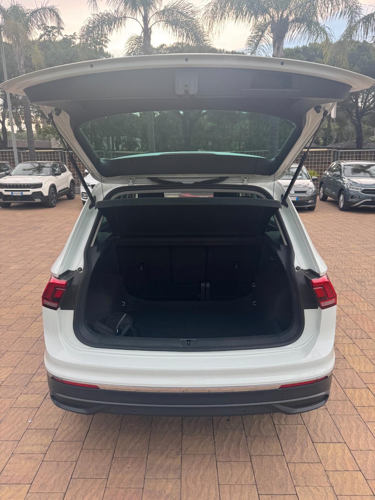 Volkswagen Tiguan 2.0 TDI 150 CV SCR DSG Elegance
