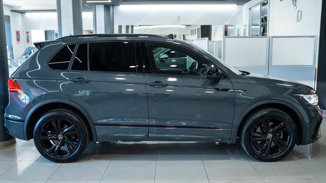Volkswagen Tiguan 2.0 TDI 200 CV 2 X R LINE DSG 4MOTION SCR TETTO VIRTUAL CKT PACK LUCI XENO FULL OP