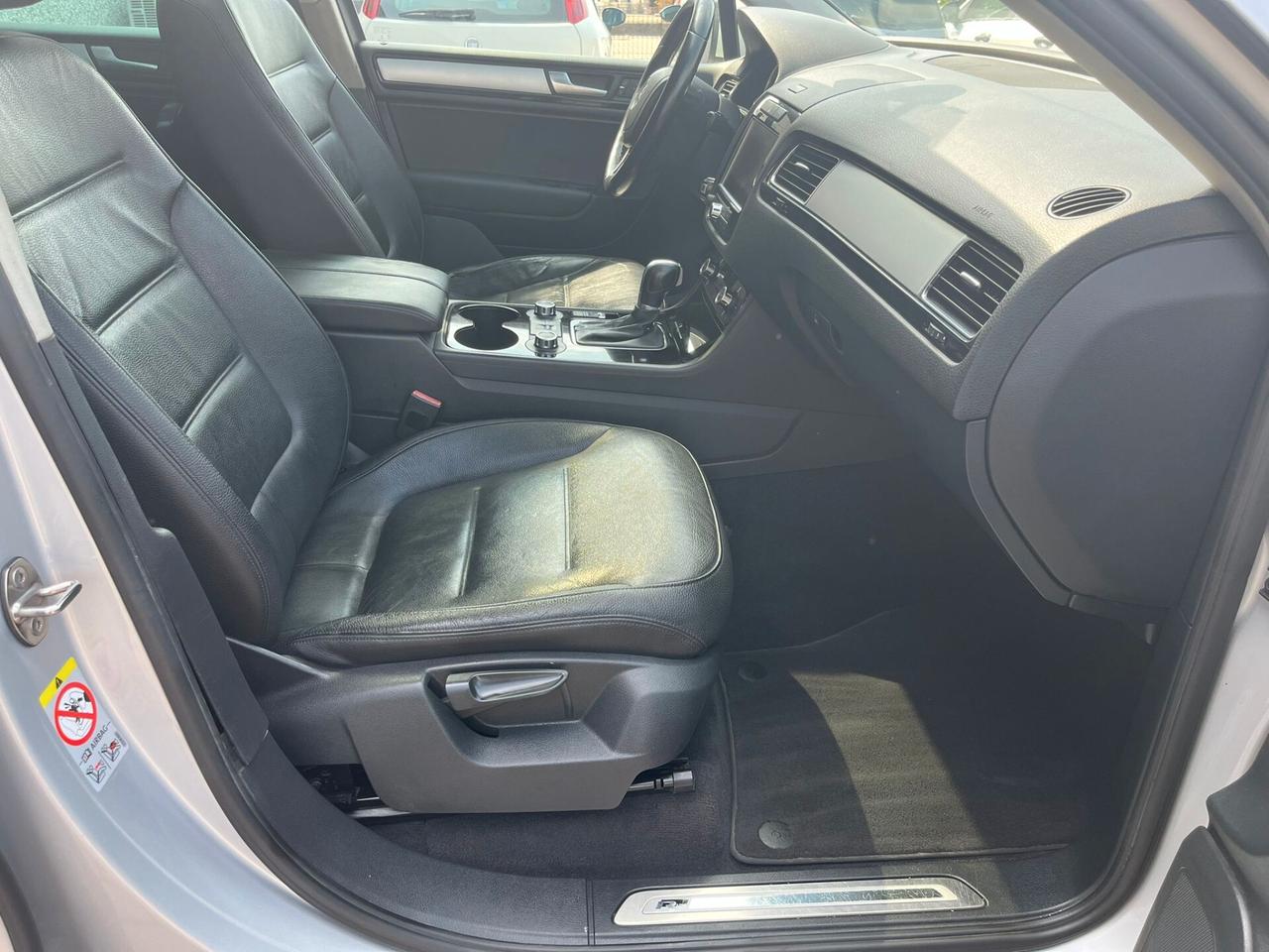 Volkswagen Touareg 3.0 TDI tiptronic RLINE GANCIO DI TRAINO