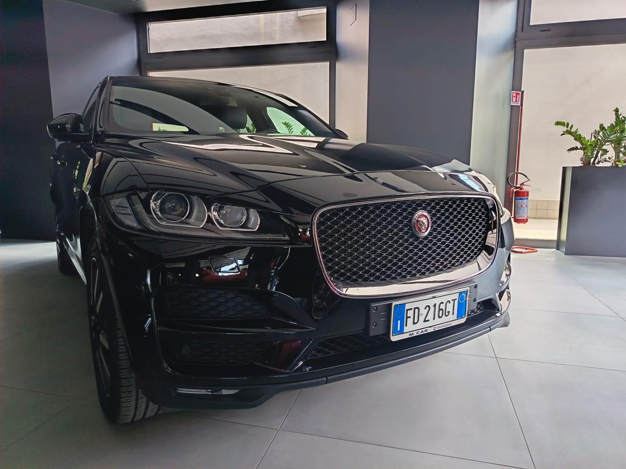Jaguar F-Pace 2.0 D 180 CV Portfolio