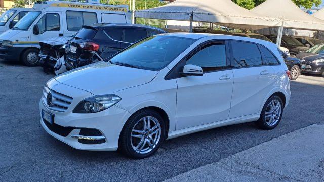 MERCEDES-BENZ B 200 NGD PREMIUM