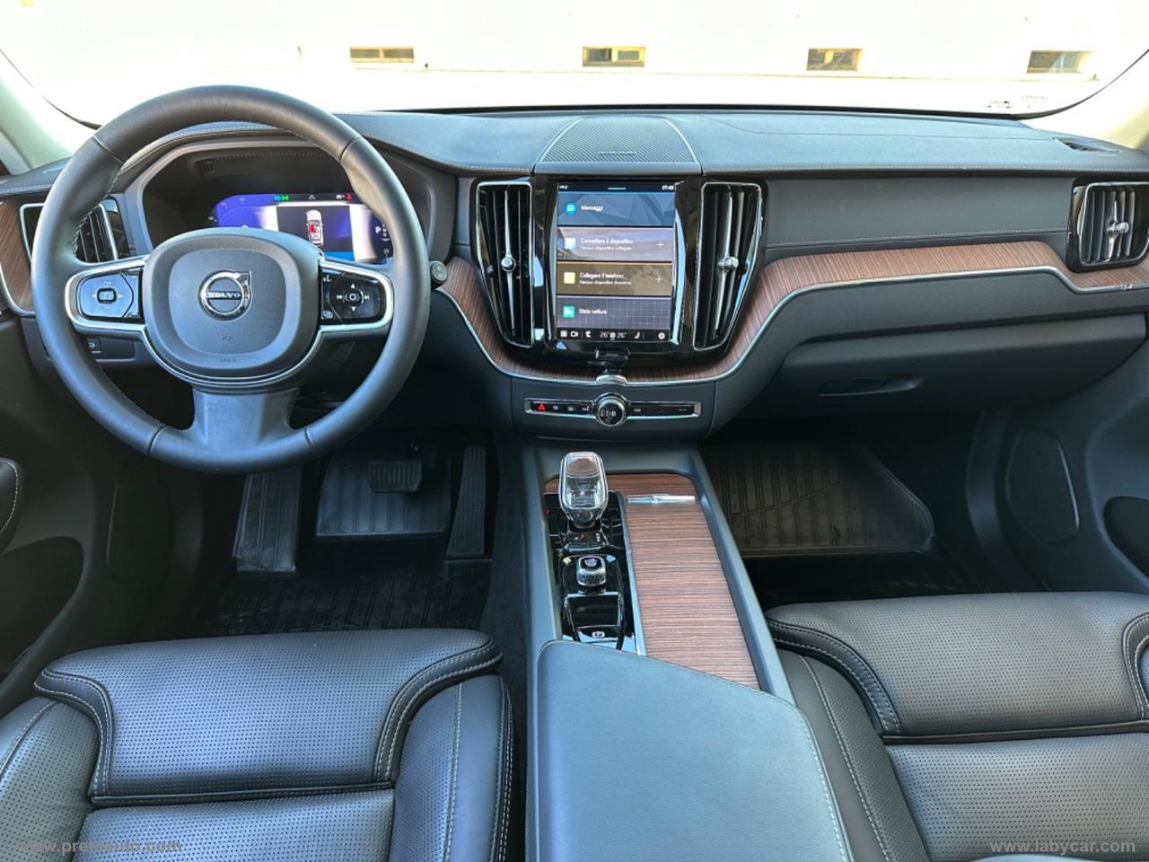VOLVO XC60 B4