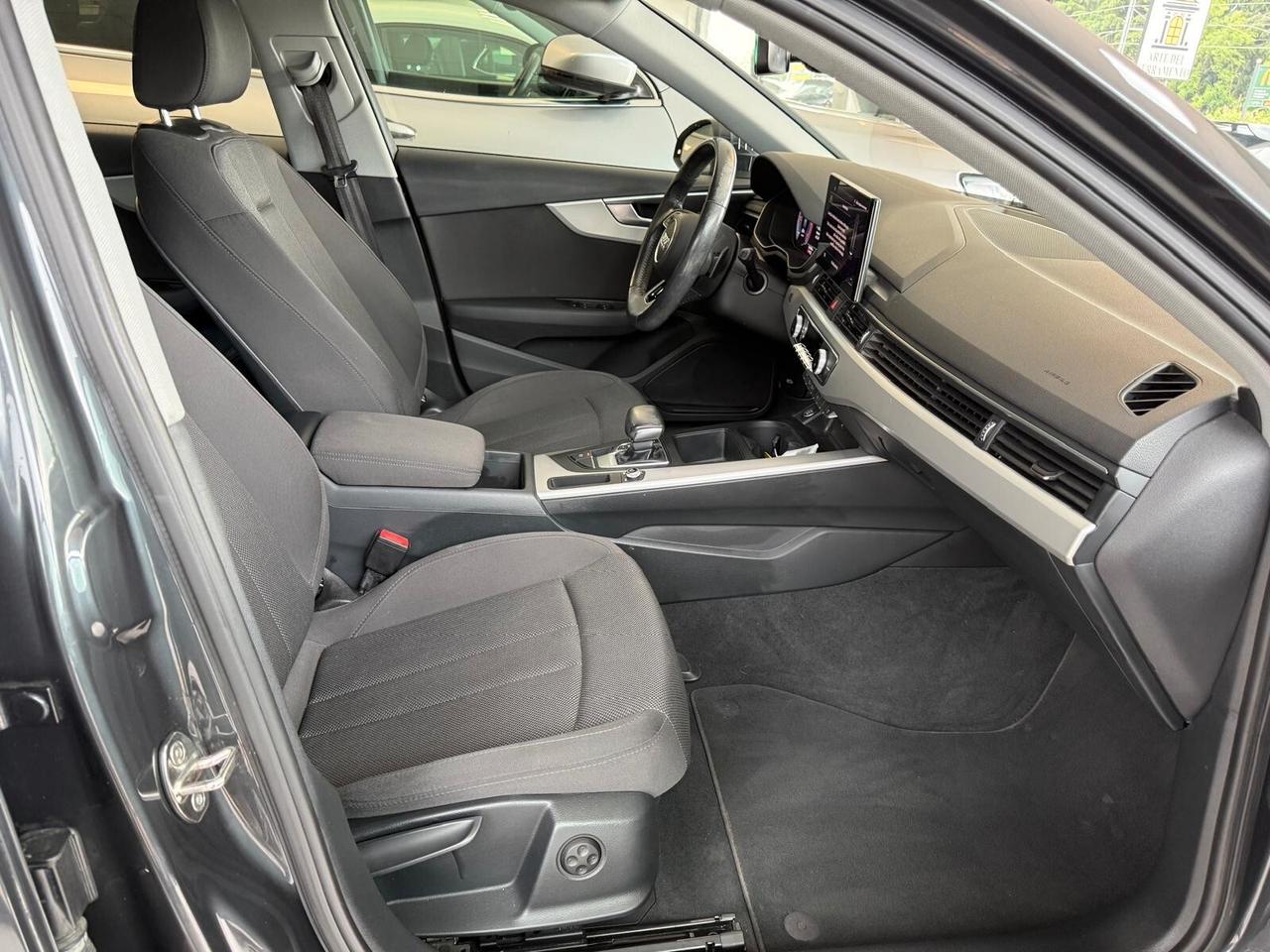 Audi A4 Avant 30 TDI/136 CV S tronic Business