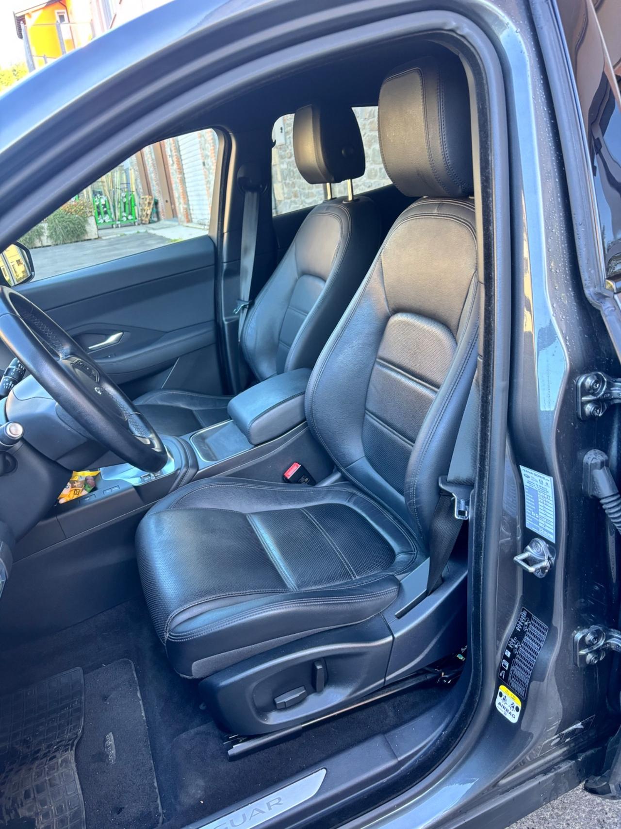 Jaguar E-Pace 2.0D 180 CV AWD