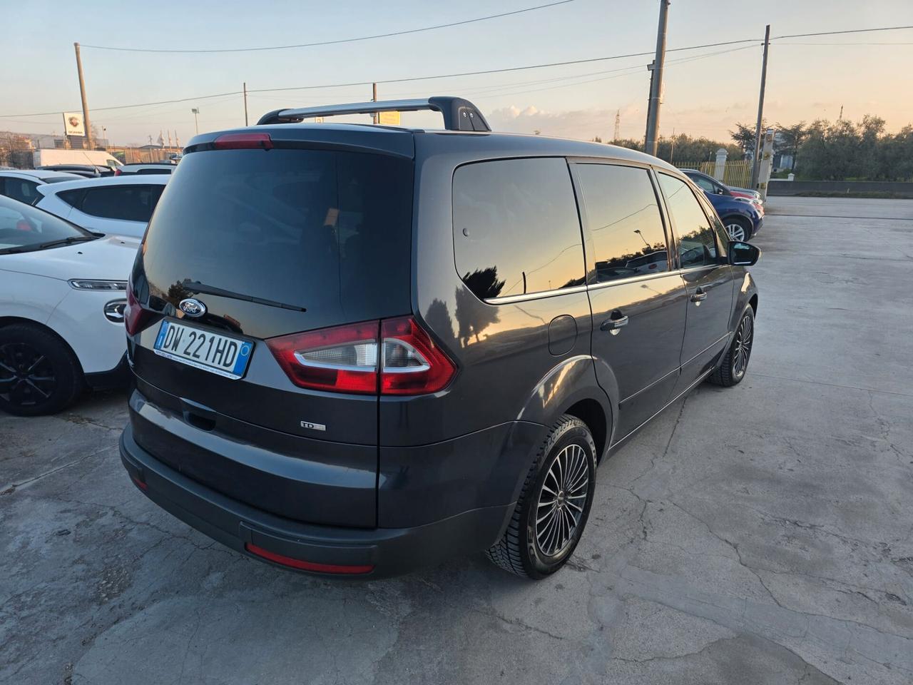 Ford Galaxy 2.0 TDCi 140 CV Ghia - 2009 7 POSTI