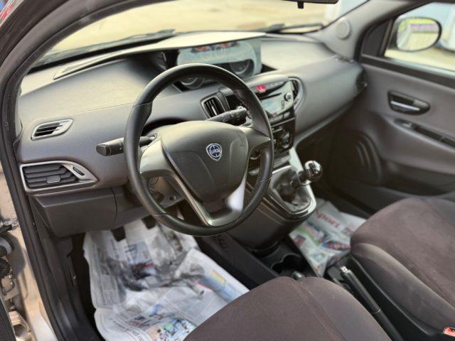 LANCIA Ypsilon 1.2 69 CV 5 porte Gold BICOLOR