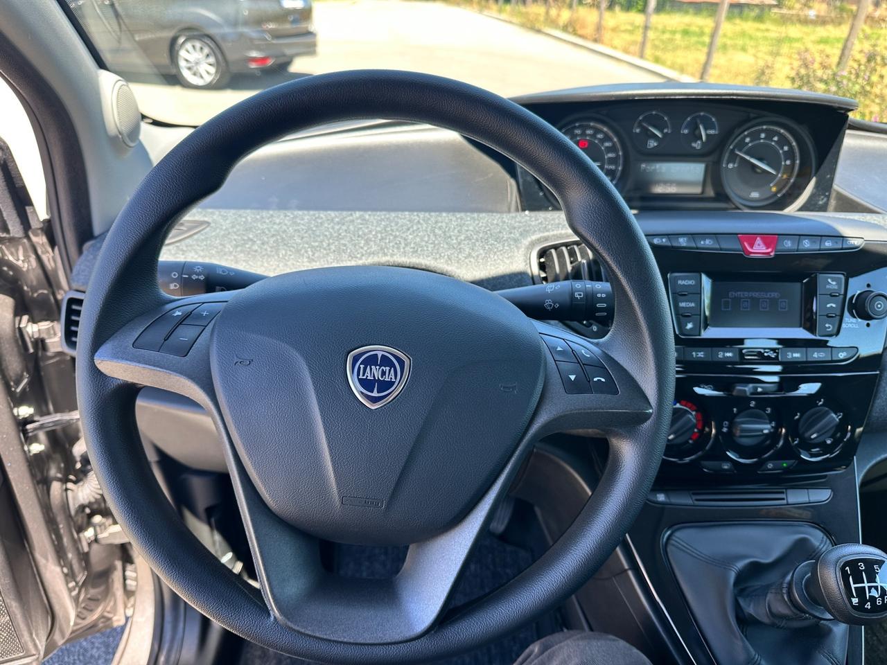 Lancia Ypsilon 1.0 5 porte Ibrida neopatentati Fatturabile iva esposta