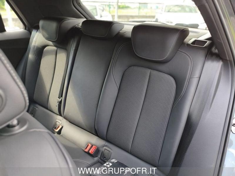 Audi Q2 35 TDI S tronic Identity Black
