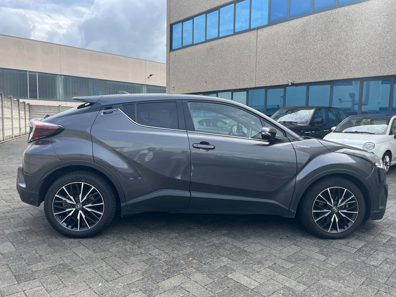 Toyota C-HR 1.8 Hybrid E-CVT Trend