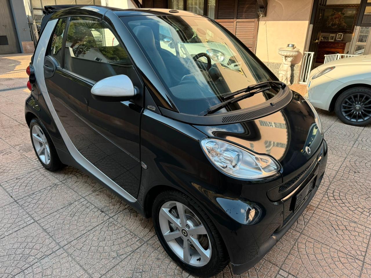 Smart ForTwo 1000 62 kW cabrio passion Full