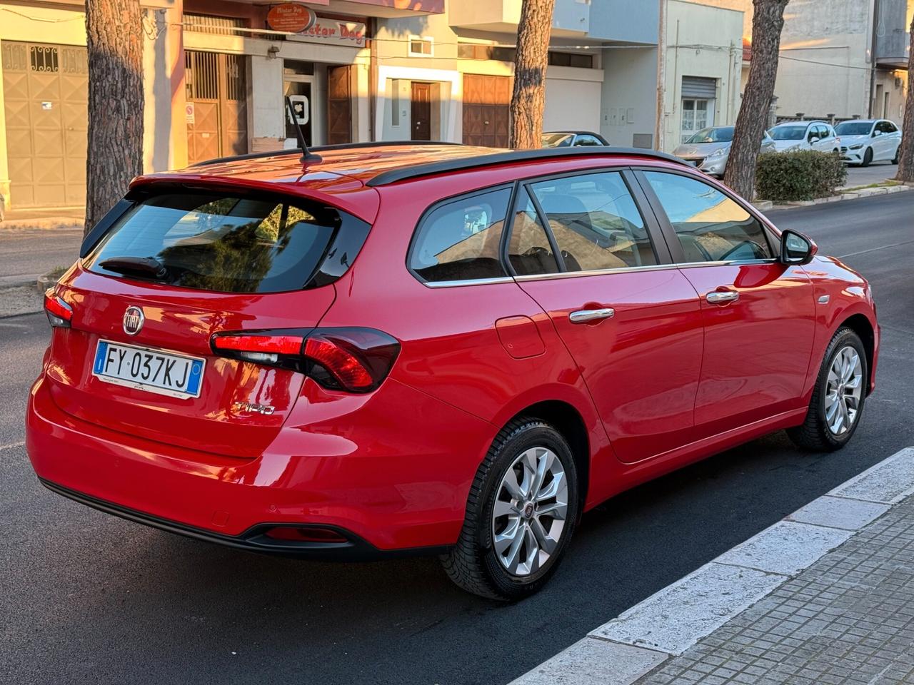 Fiat Tipo 1.6 MJT S&S SW Lounge *NAVI *LED - 2019