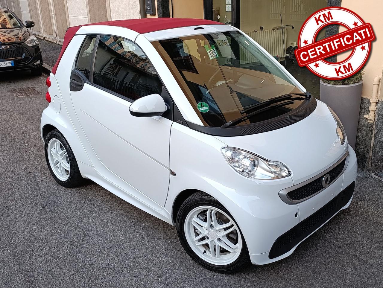 Smart ForTwo 1.0 71cv MHD cabrio Brabus Style Capote Rossa