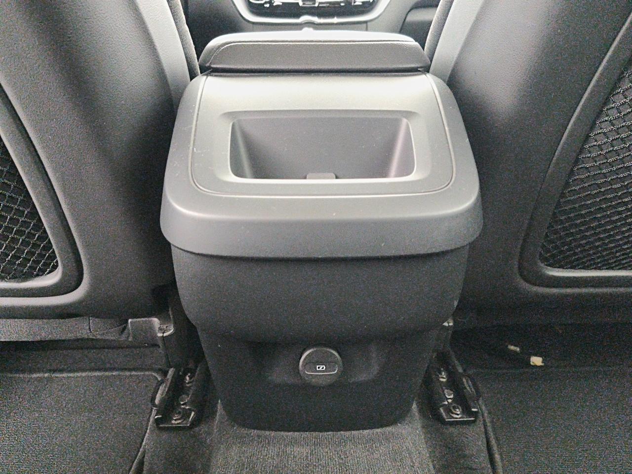 Volvo XC60 2.0 b4 Momentum Pro awd