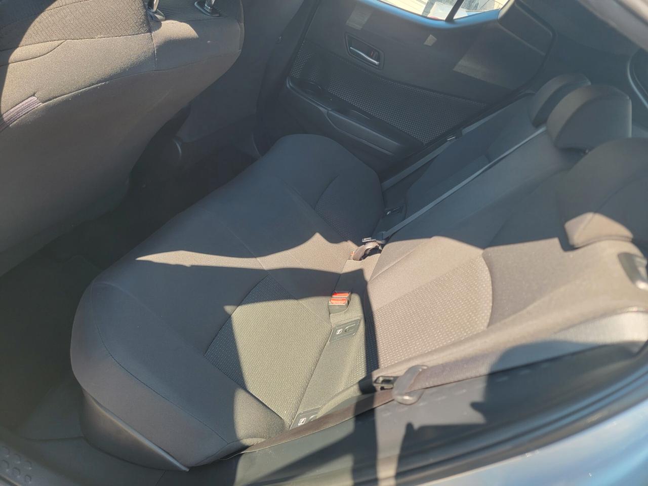 Toyota C-HR 1.8 Hybrid E-CVT Business