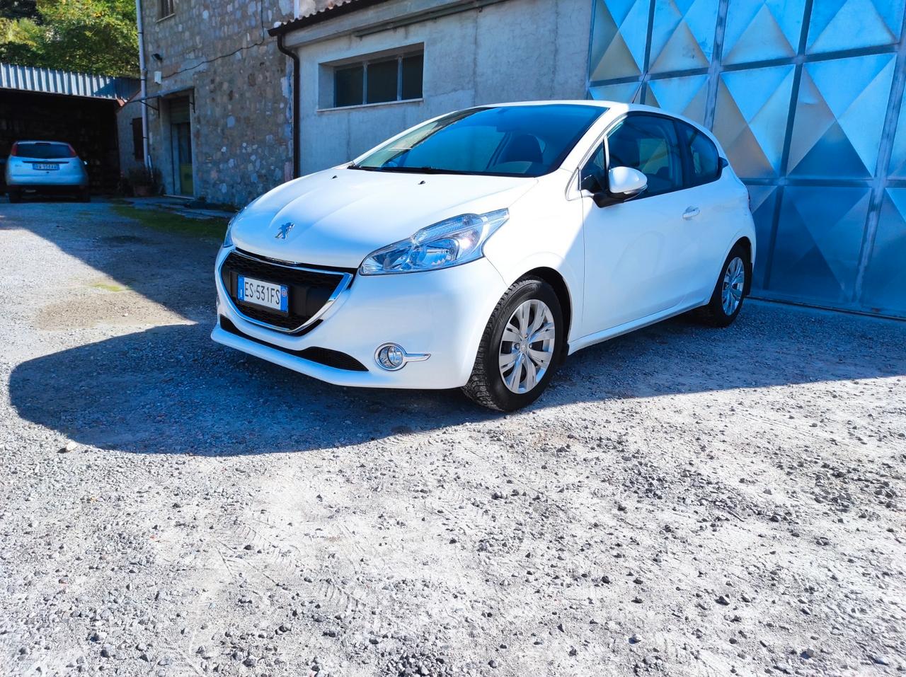 Peugeot 208 1.6 e-HDi 92 CV Stop&Start 3 porte Allure