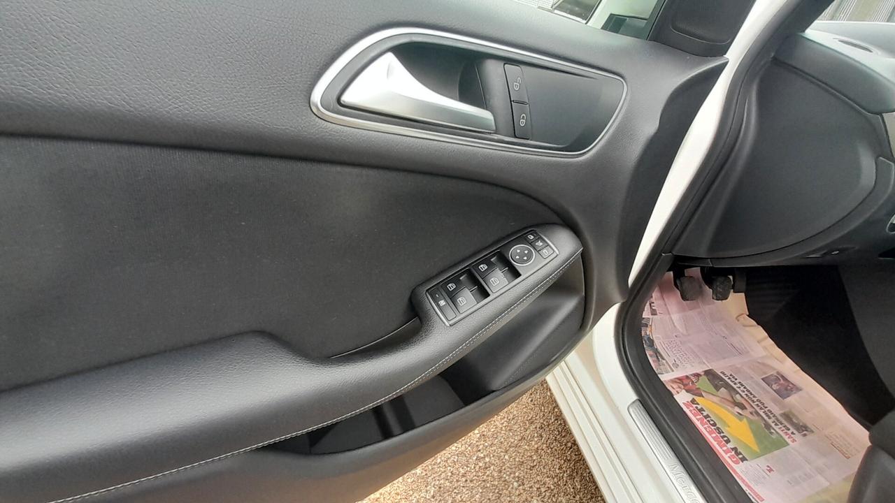 Mercedes-benz B 180 d Premium