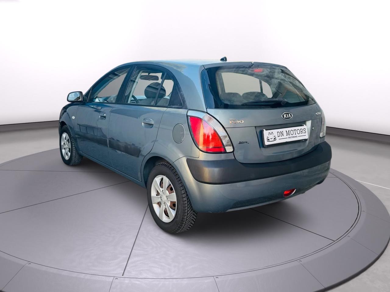 Kia Rio 1.5 CRDi 2009 190.000Km ottima per neo patentati
