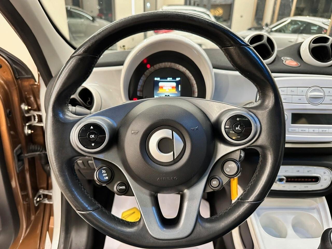 Smart ForFour 1.0 Youngster 71 CV 2015