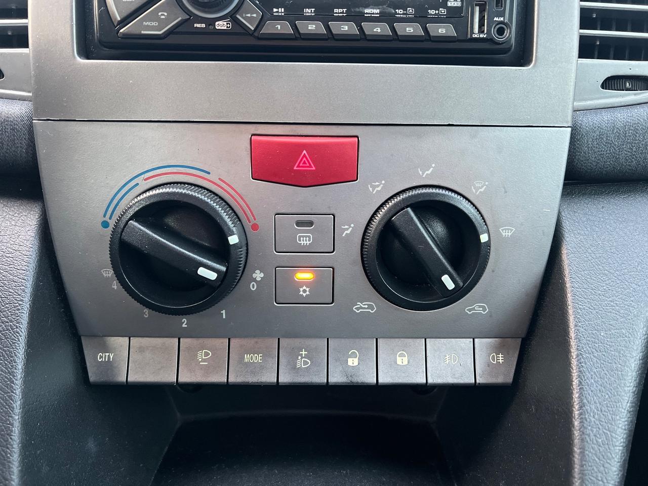 Lancia Ypsilon 1.3 MJT 90 CV Platino