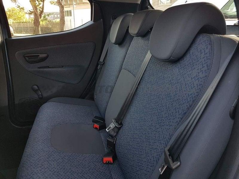 Lancia Ypsilon Ypsilon 1.0 firefly hybrid Silver s&s 70cv 5p.ti