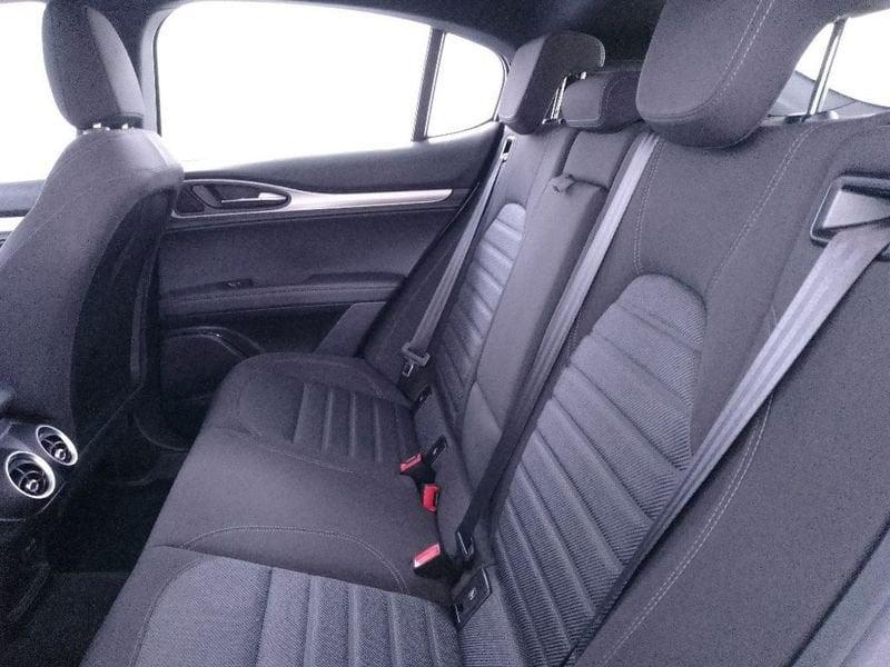 Alfa Romeo Stelvio 2.2 t Sprint Q4 210cv auto