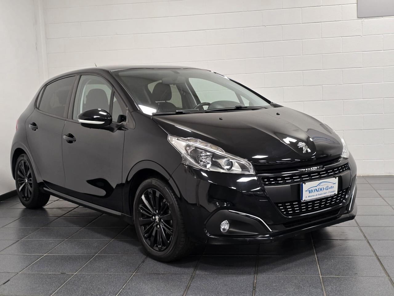 Peugeot 208 PureTech 82 5 porte Allure OK NEOPATENTATI
