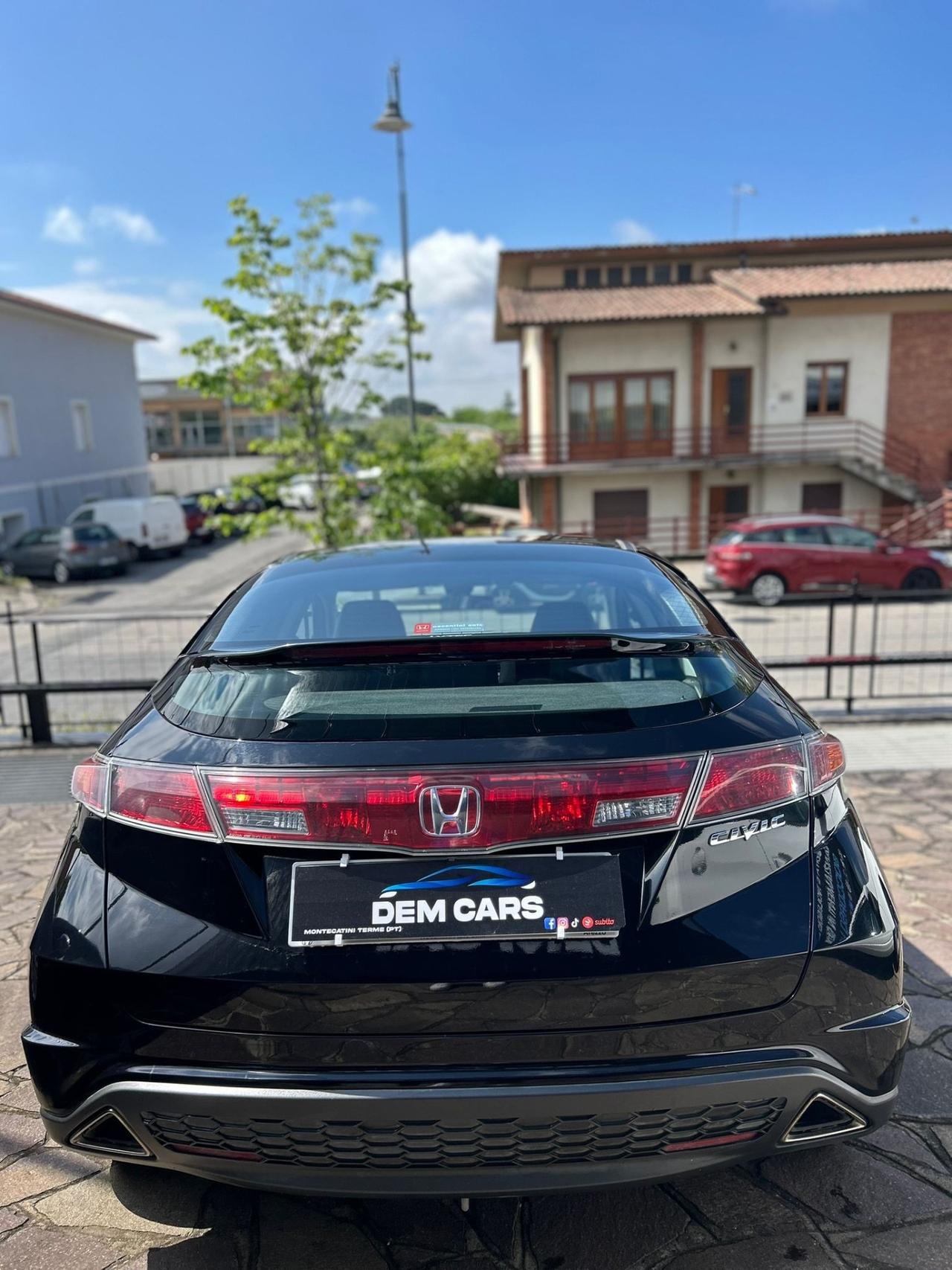 Honda Civic 1.8 i-VTEC 5p. Exec. LH i-P i-Sh