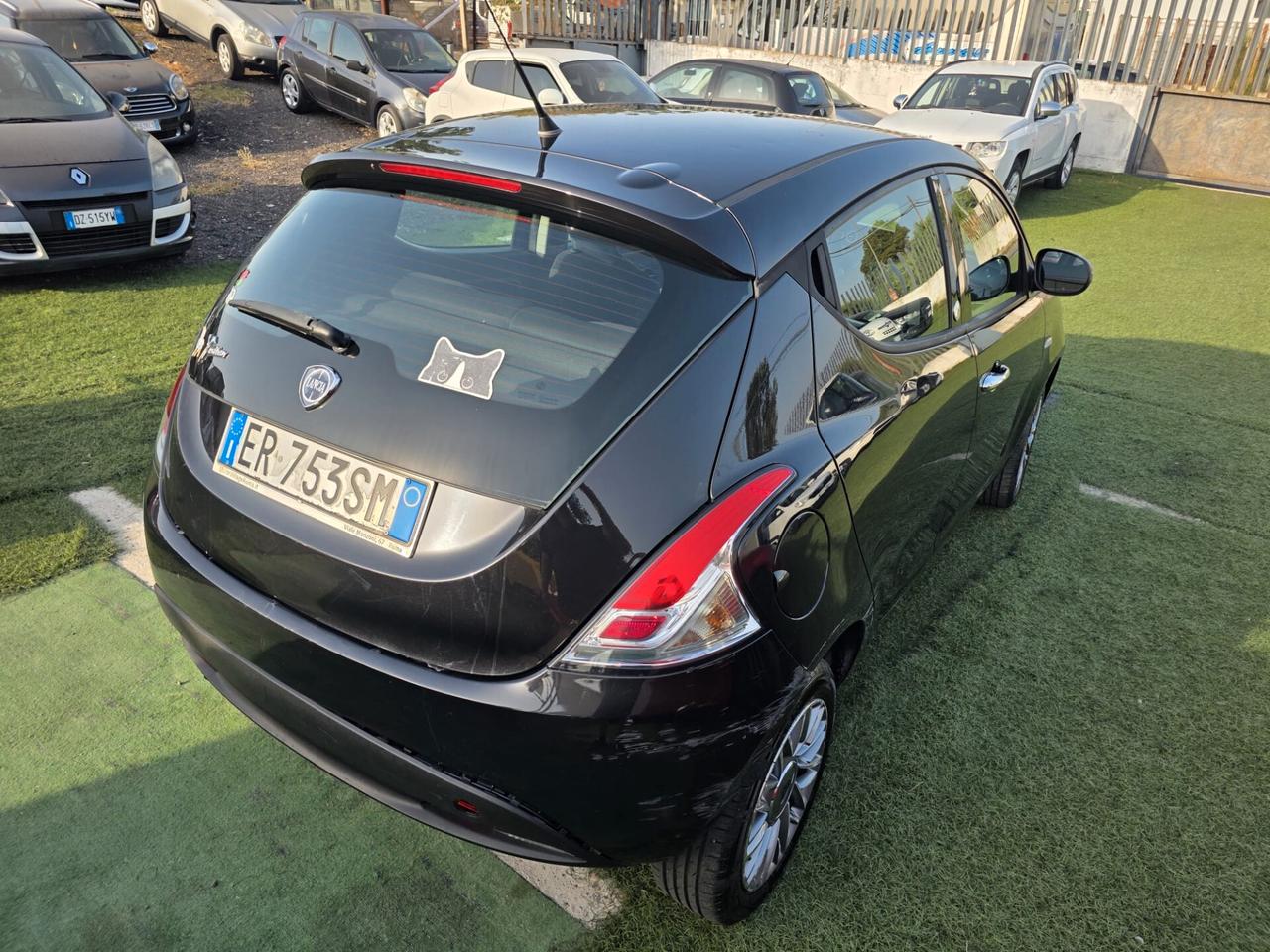 Lancia Ypsilon 0.9 TwinAir 85 CV 5 porte S&S Gold