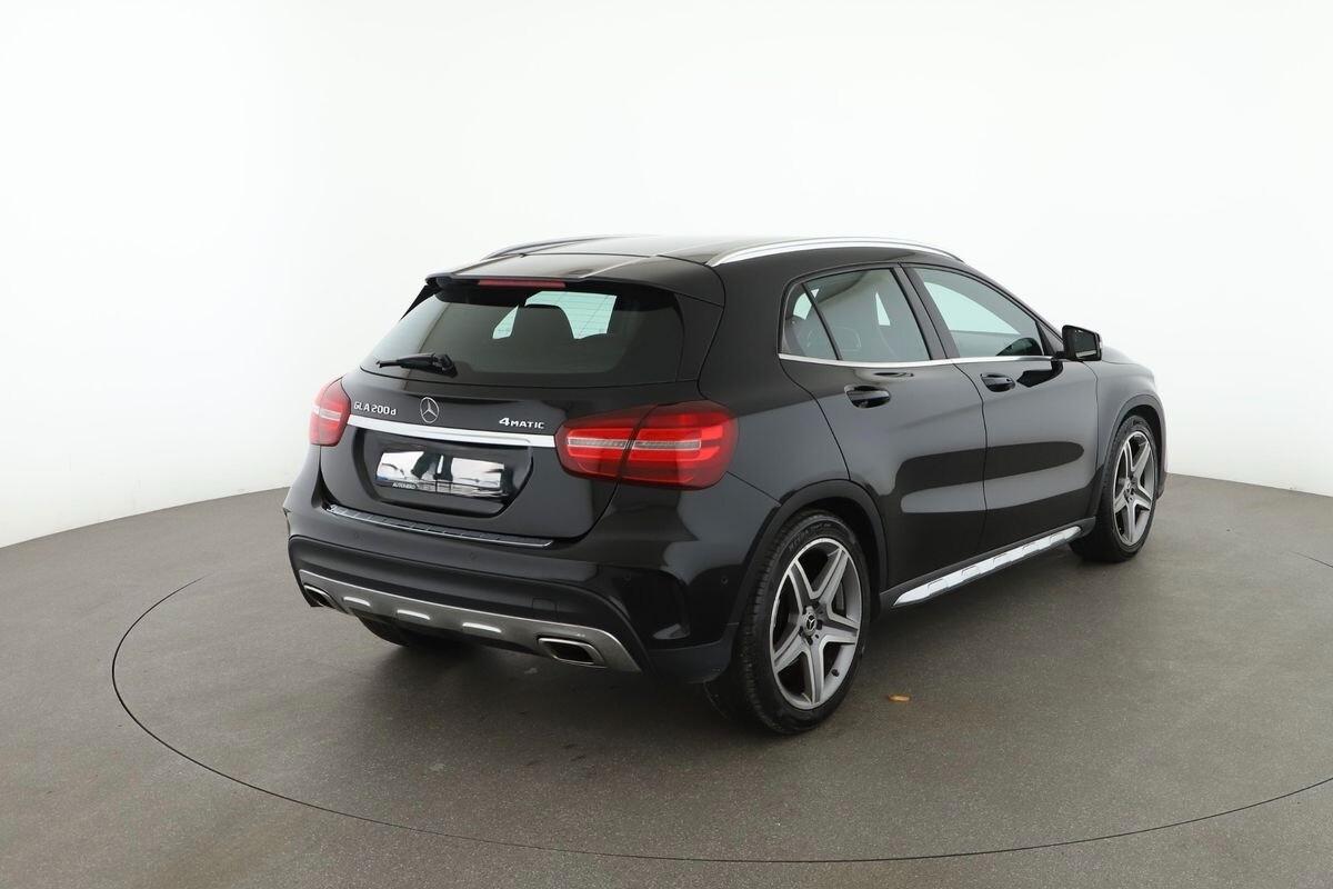 MERCEDES- BENZ GLA 200 D 136CV AMG PREMIUM PLUS 4MATIC
