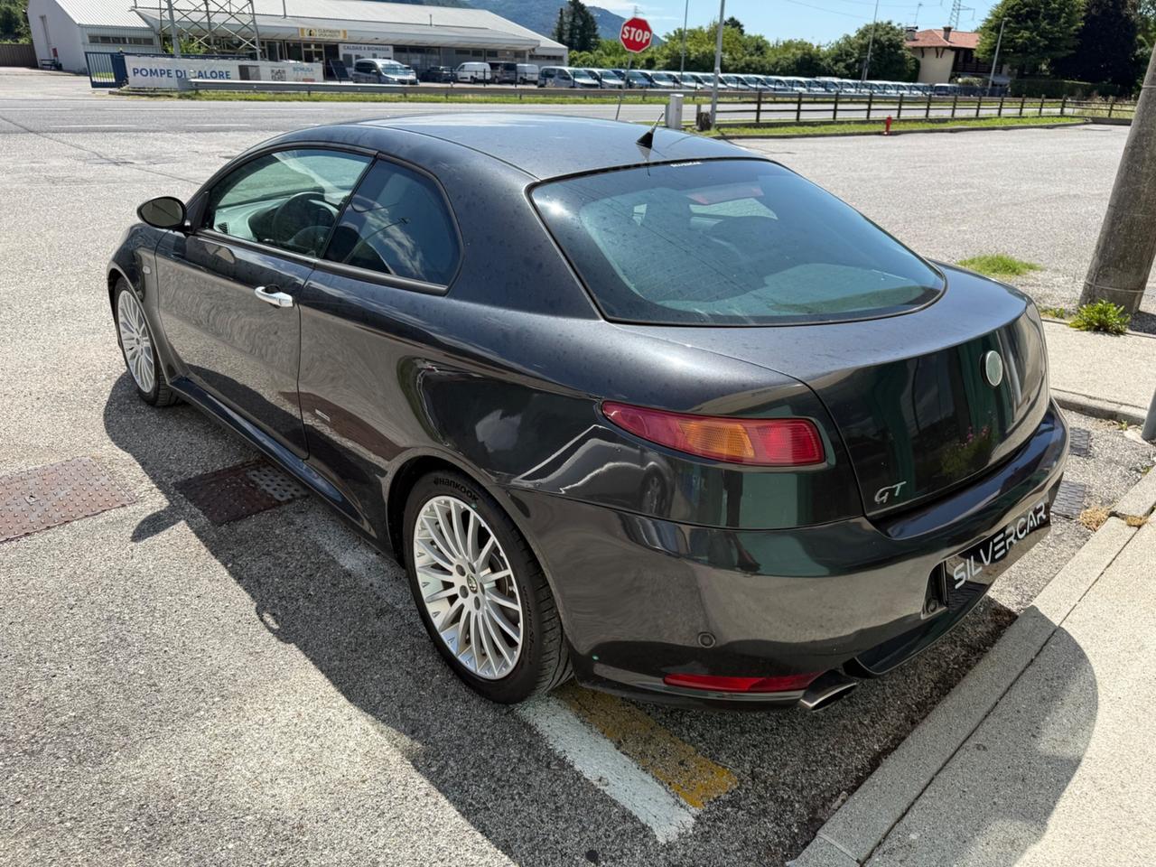 Alfa Romeo GT 1.9 MJT Luxury