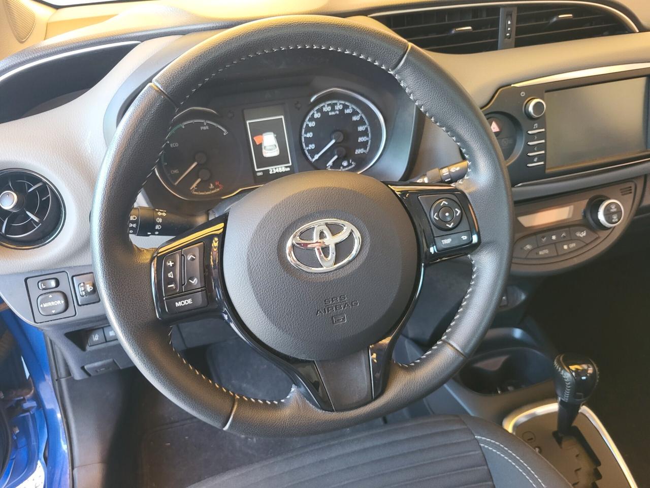 Toyota Yaris 1.5 hybrid full optional unicaproprietaria