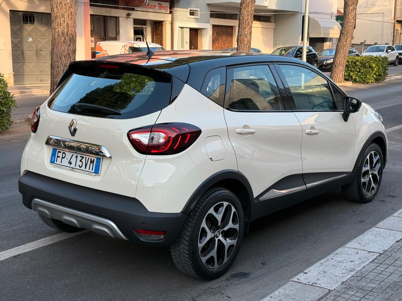Renault Captur 1.5 dCi 90CV LED NAVI CAMERA - 2018