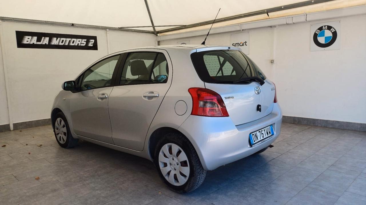 Toyota Yaris 1.0 5 porte