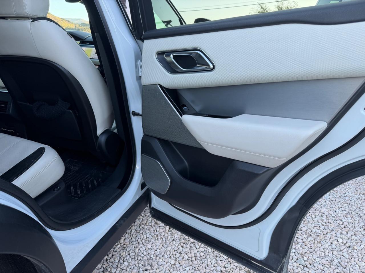 Land Rover Range Velar 2.0D I4 240 CV SE