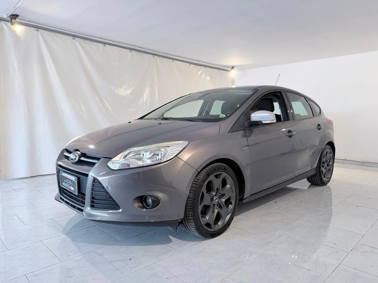 FORD FOCUS BERLINA TITANIUM GPL 2014