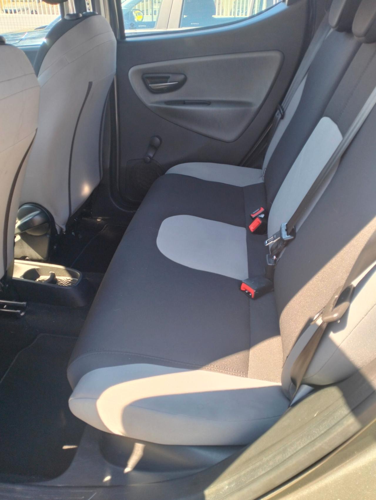 Lancia Ypsilon 1.3 MJT 16V 95 CV 5 porte S&S Silver