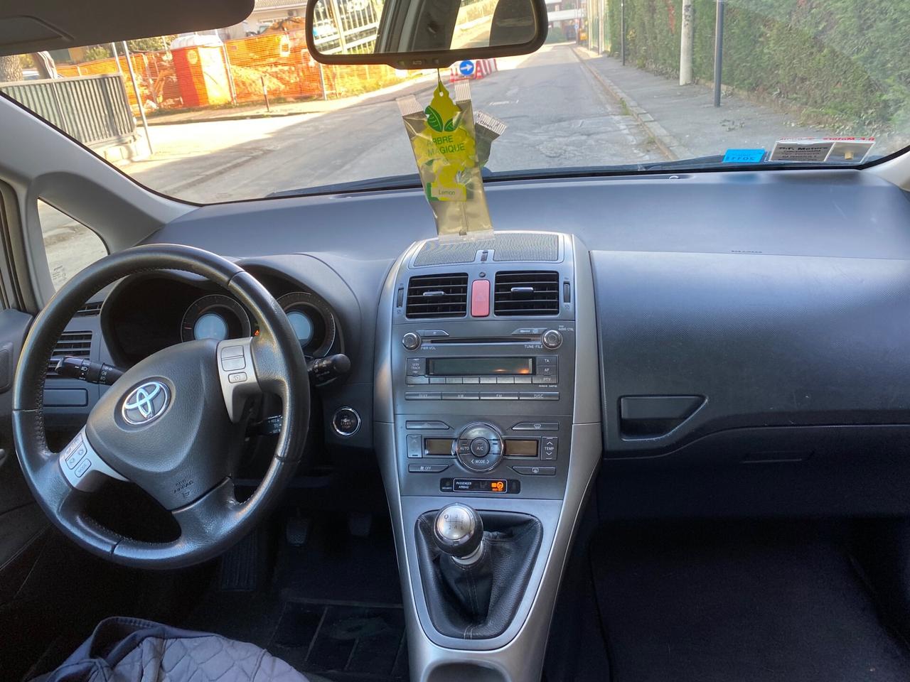 Toyota Auris 2.2 D - Versione Introvabile