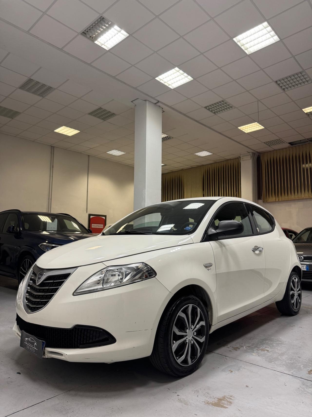 Lancia Ypsilon 1.2 69 CV 5 porte GPL Ecochic Platinum