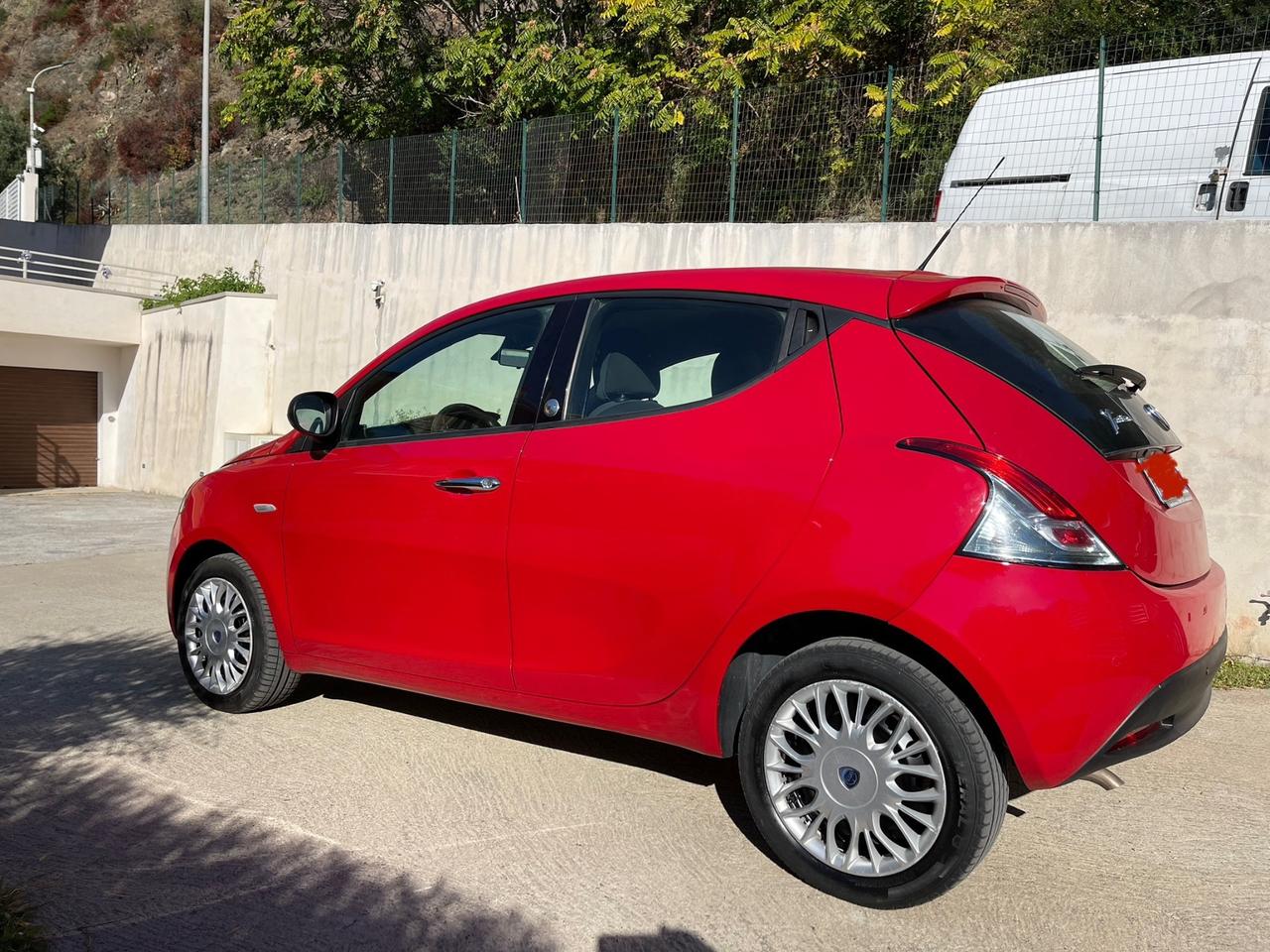 Lancia Ypsilon 1.2 69 CV GPL Ecochic Gold PERMUTA