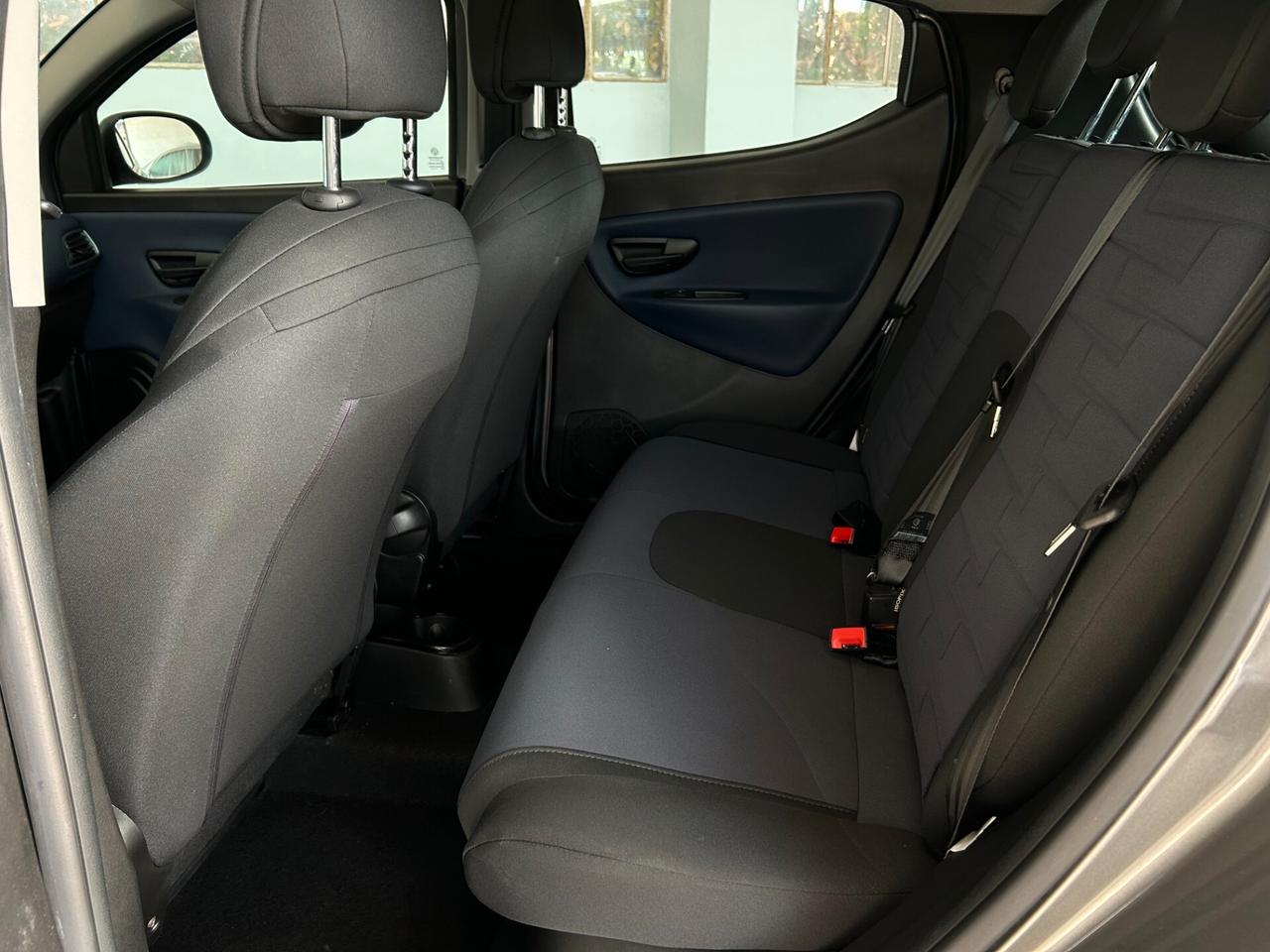 Lancia Ypsilon 1.0 FireFly 5 porte S&S Hybrid Platino