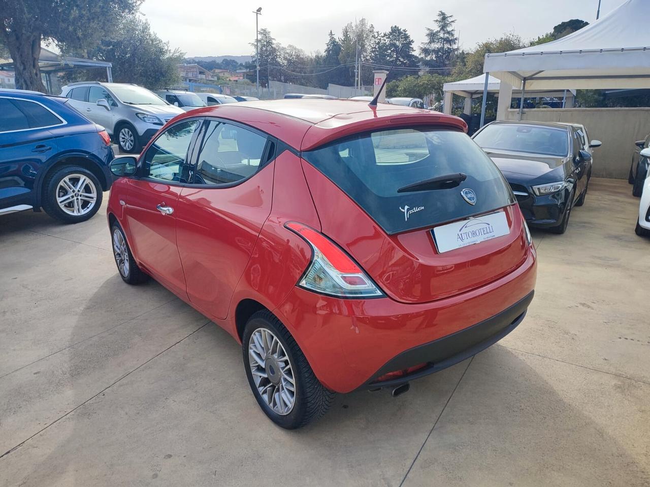 Lancia Ypsilon 1.2 69 CV 5 porte Gold