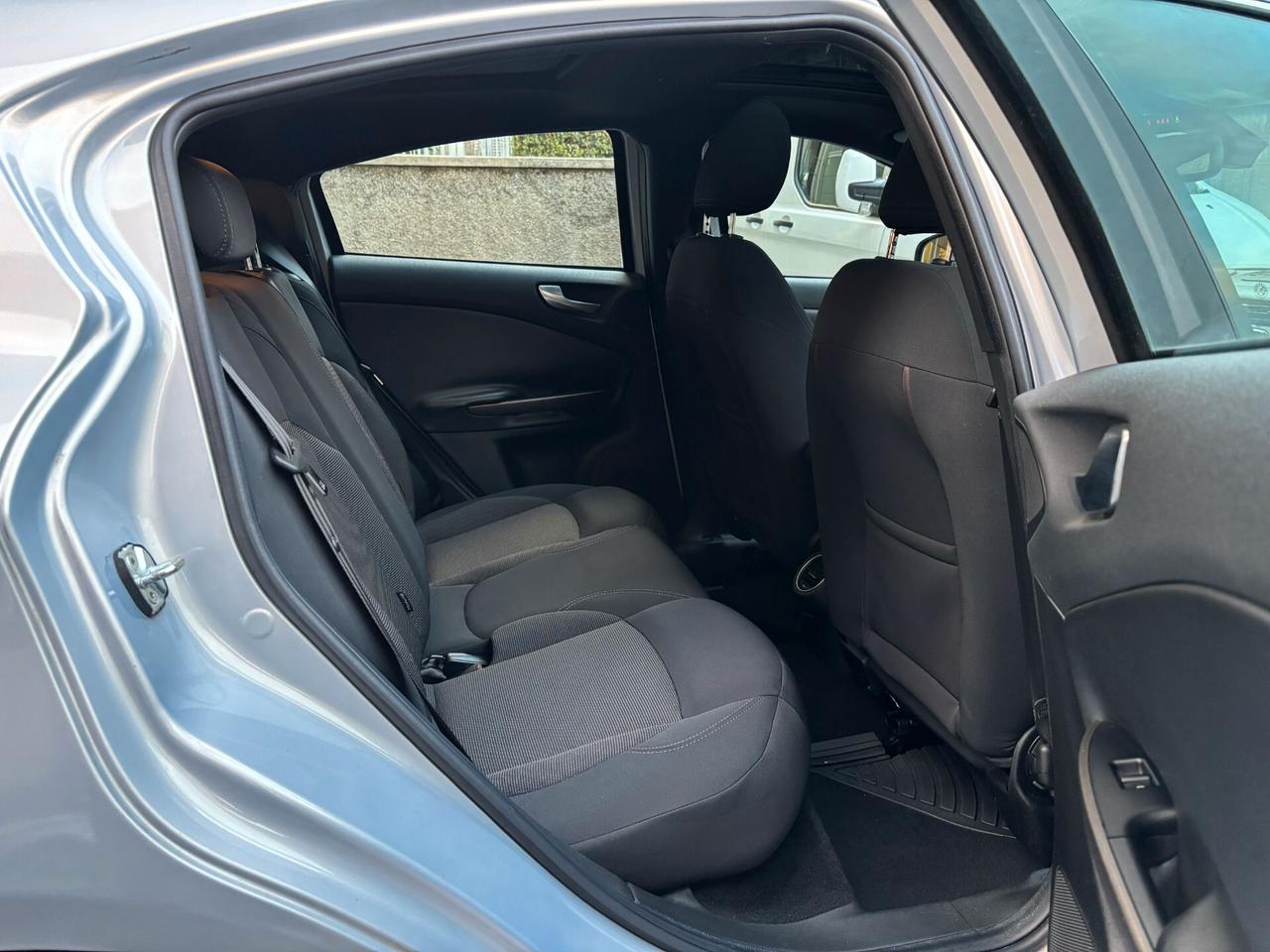 Alfa Romeo Giulietta 1.4 Turbo 120 CV Distinctive TETTO PANORAMICO APRIBILE