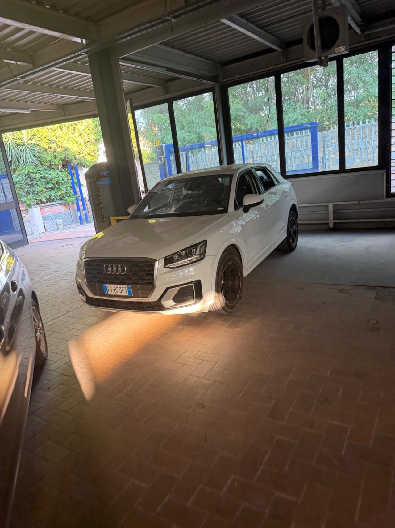 Audi Q2 2.0 TDI quattro S tronic Business
