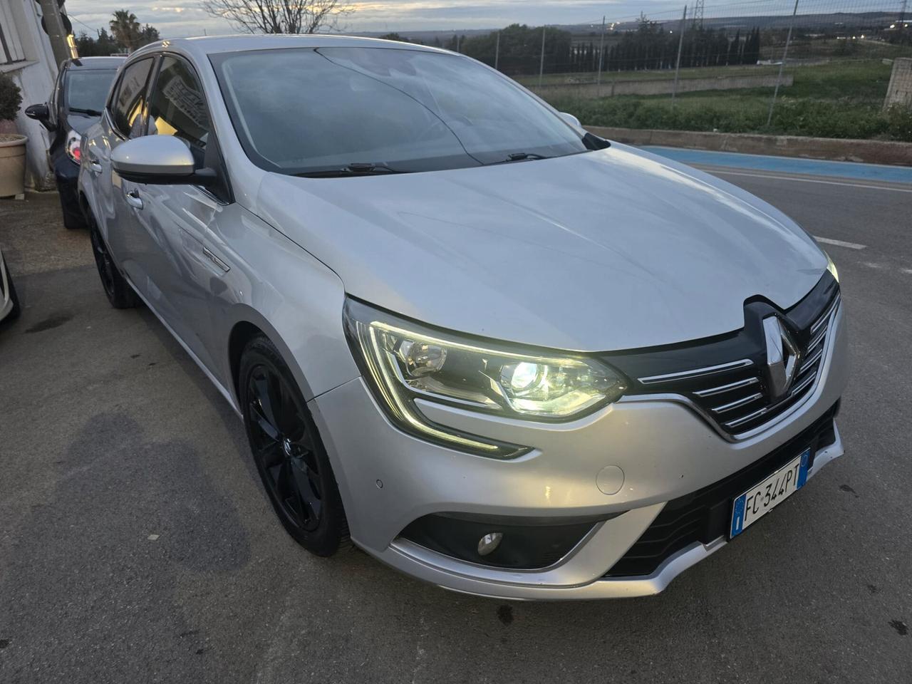 Renault Megane Mégane dCi 8V 110 CV EDC Energy Bose