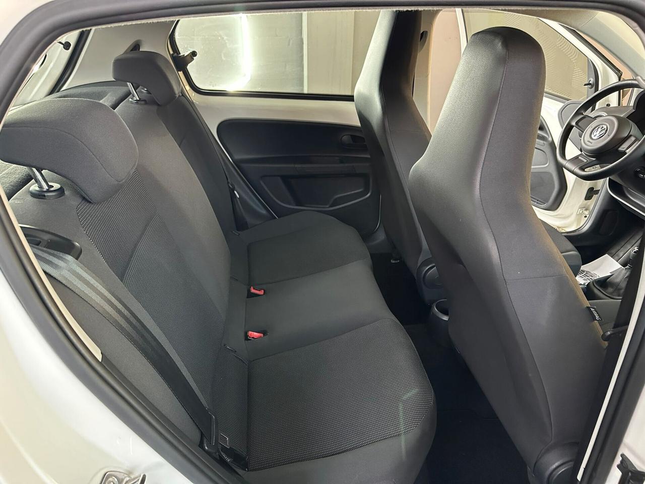 Volkswagen up! 1.0 5p. R-line